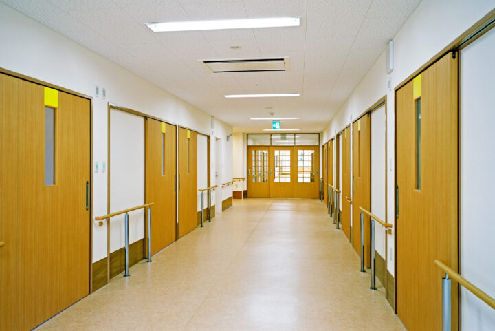 特養ヒワサ荘の廊下