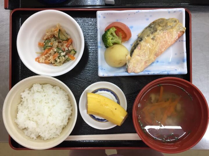 昼食鮭の味噌マヨ焼き